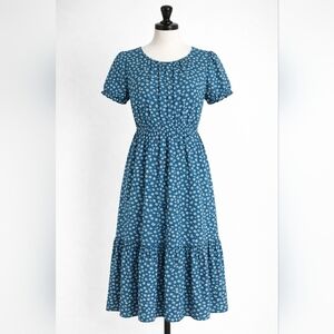 Blue Floral Midi Dress with Short Sleeves